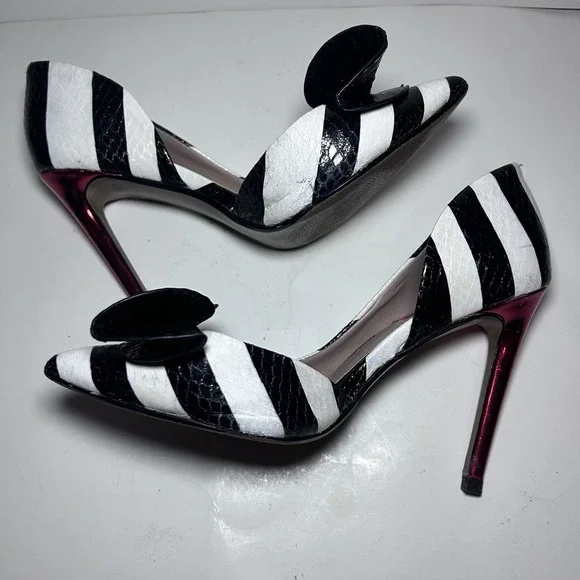 Betsey Johnson Princess Pump 7.5 d'Orsey Style Stiletto Black And White Stripe - Picture 6 of 9